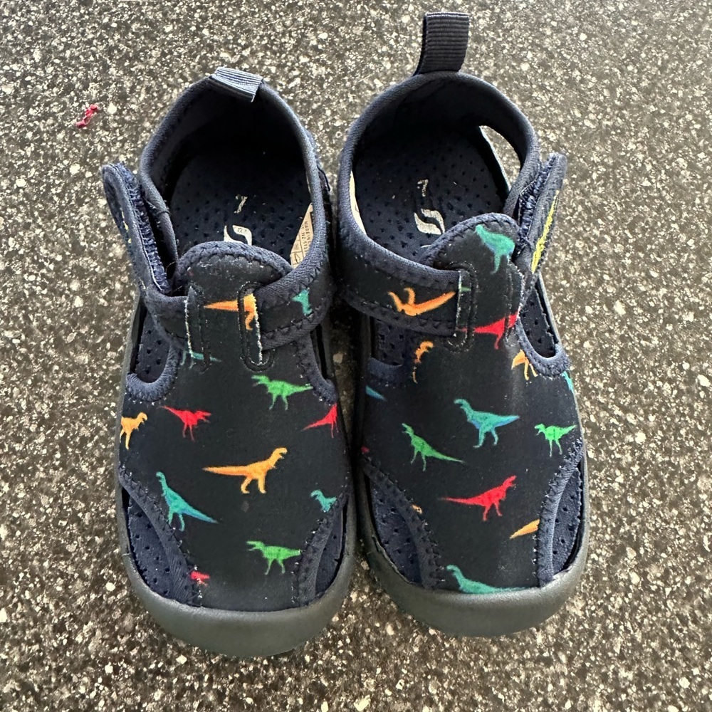 STQ Quick Dry Slip-On Water Shoes with Dinosaur Print size 7